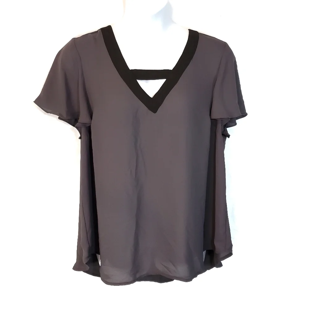 Torrid v- neck top - Picture 2 of 4